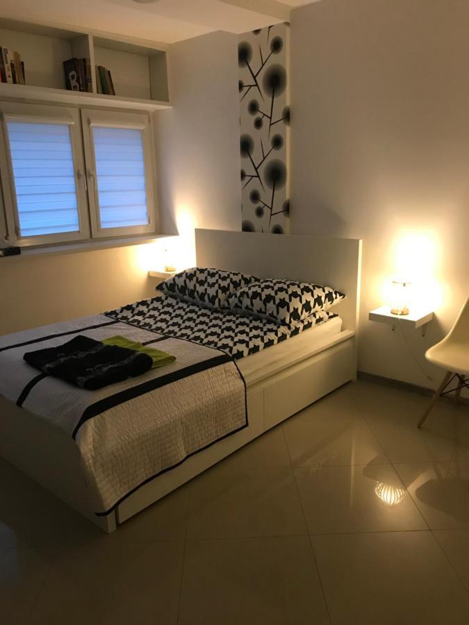 Kazimir Apartament Lodz Bagian luar foto